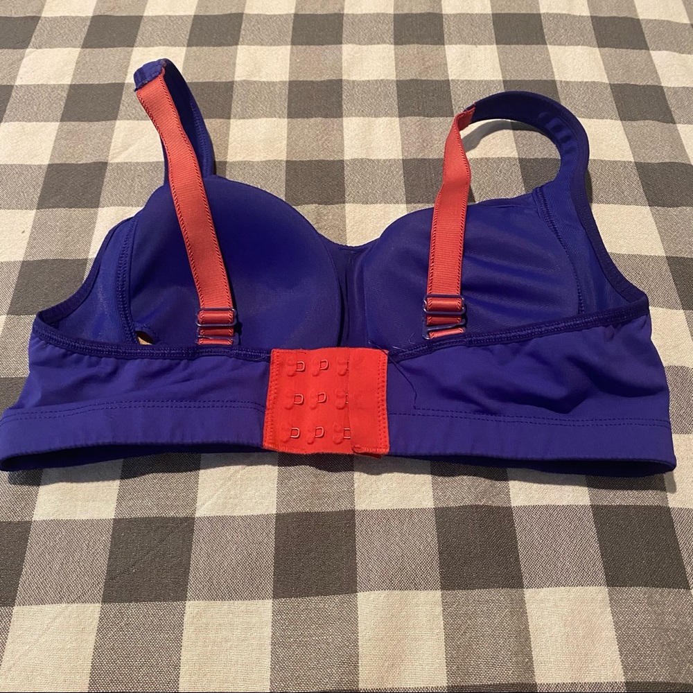 Lululemon Athletica Adjustable Sports Bra 34C - Picture 2 of 9